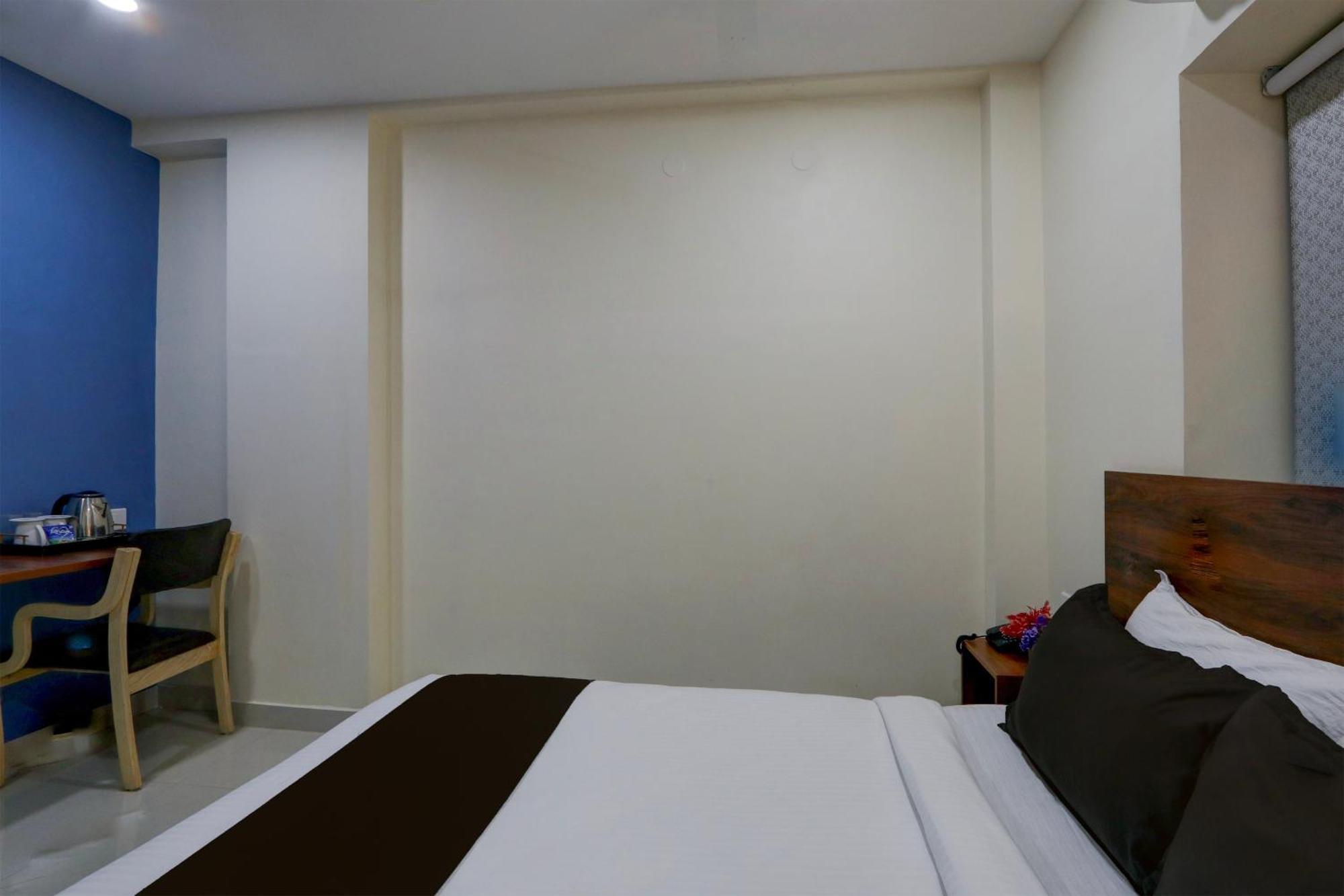 Hotel Super Townhouse The Cinco Bliss Near Ikea, Wells Forgo, Kims, Care Hospitals Hajdarabad Zewnętrze zdjęcie